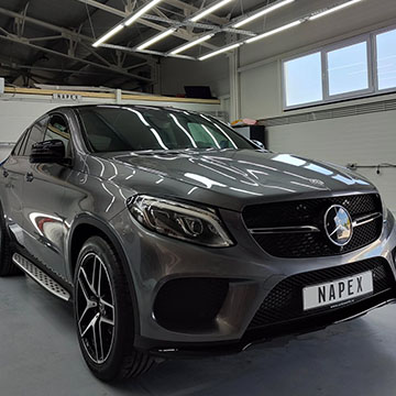 detailing auto exterior mercedes gle350d